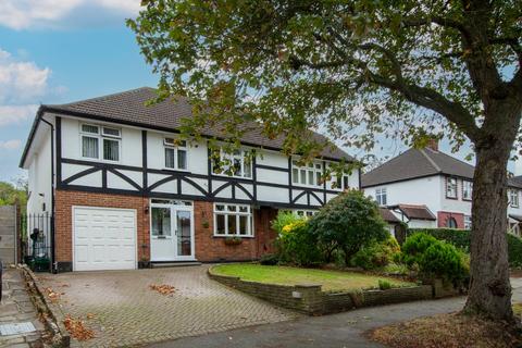 77 Chestnut Avenue, West Wickham, BR4 9EU