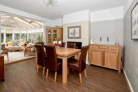 77 Chestnut Avenue, West Wickham, BR4 9EU