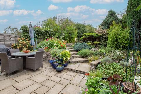 77 Chestnut Avenue, West Wickham, BR4 9EU