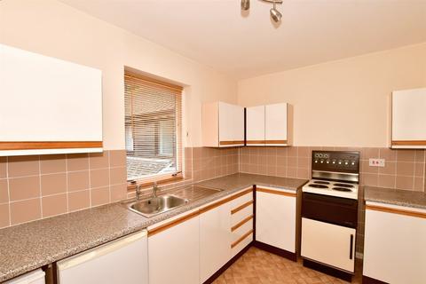 2 bedroom flat for sale, Fairfield Road, East Grinstead, West Sussex