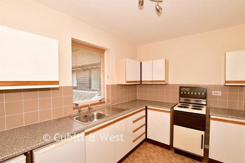 2 bedroom flat for sale, Fairfield Road, East Grinstead, West Sussex