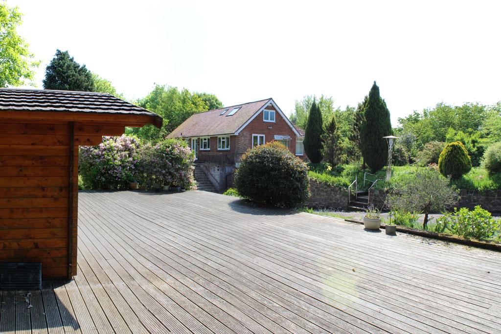 Summer House/Decking