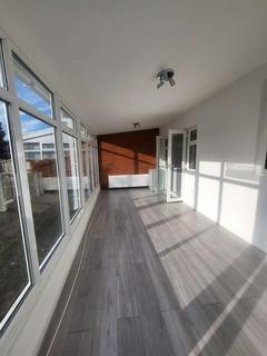 3 bedroom semi-detached house to rent, Clockhouse Avenue, Droylsden, Manchester