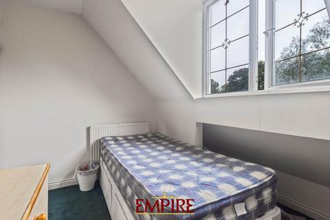 1 bedroom in a house share to rent, Kingsbury Road, Erdington, Birmingham, West Midlands, B24 8QY
