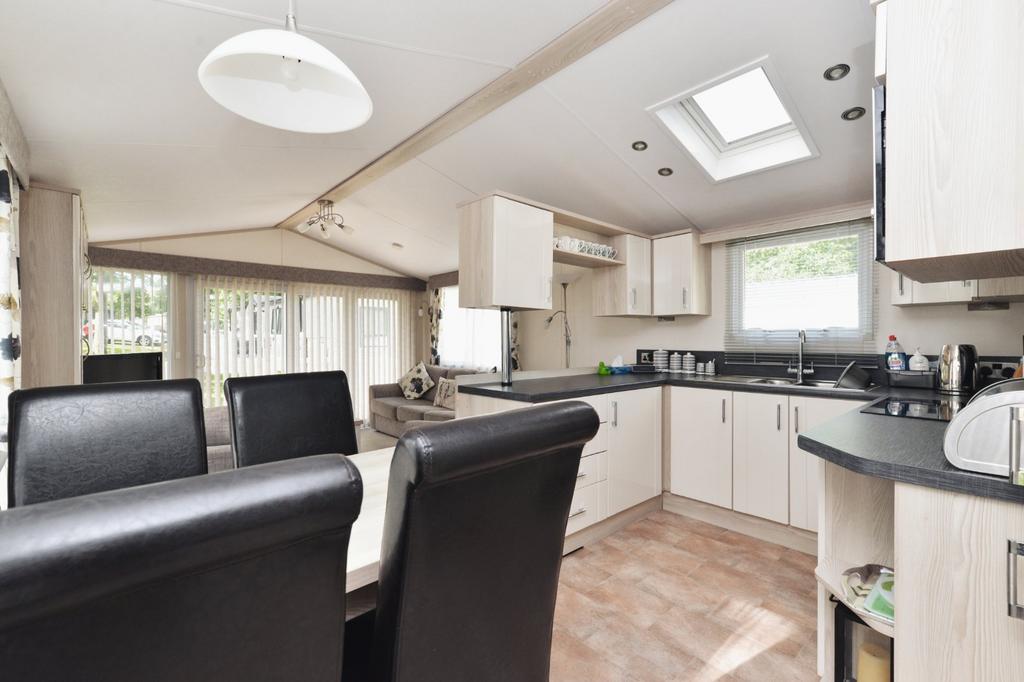 Woodland View, Bashley Park, Sway Road, New Milton, BH25 2 bed park