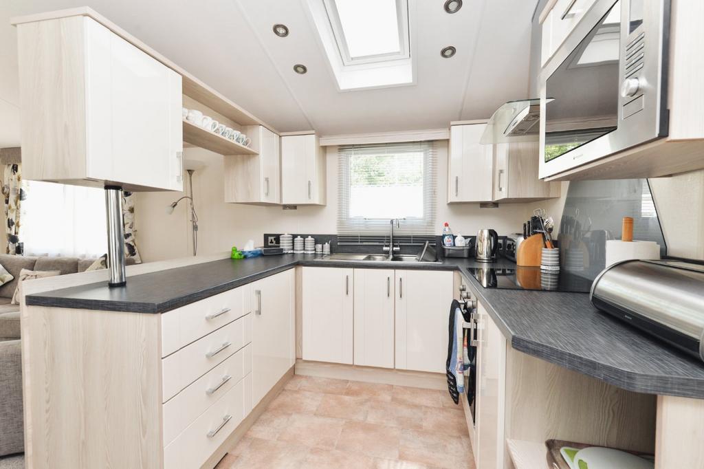 Woodland View, Bashley Park, Sway Road, New Milton, BH25 2 bed park ...