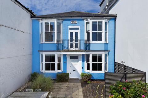 4 bedroom terraced house for sale, Crag Path, Aldeburgh, Suffolk, IP15.