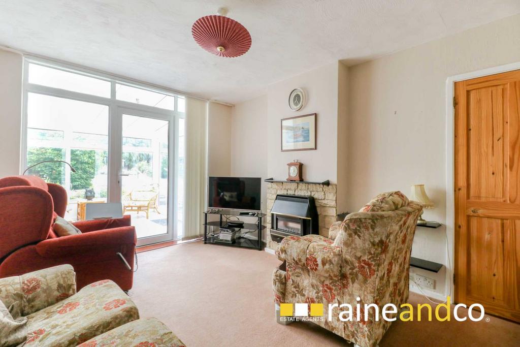 Birchwood Avenue, Hatfield 3 bed semidetached house for sale £575,000