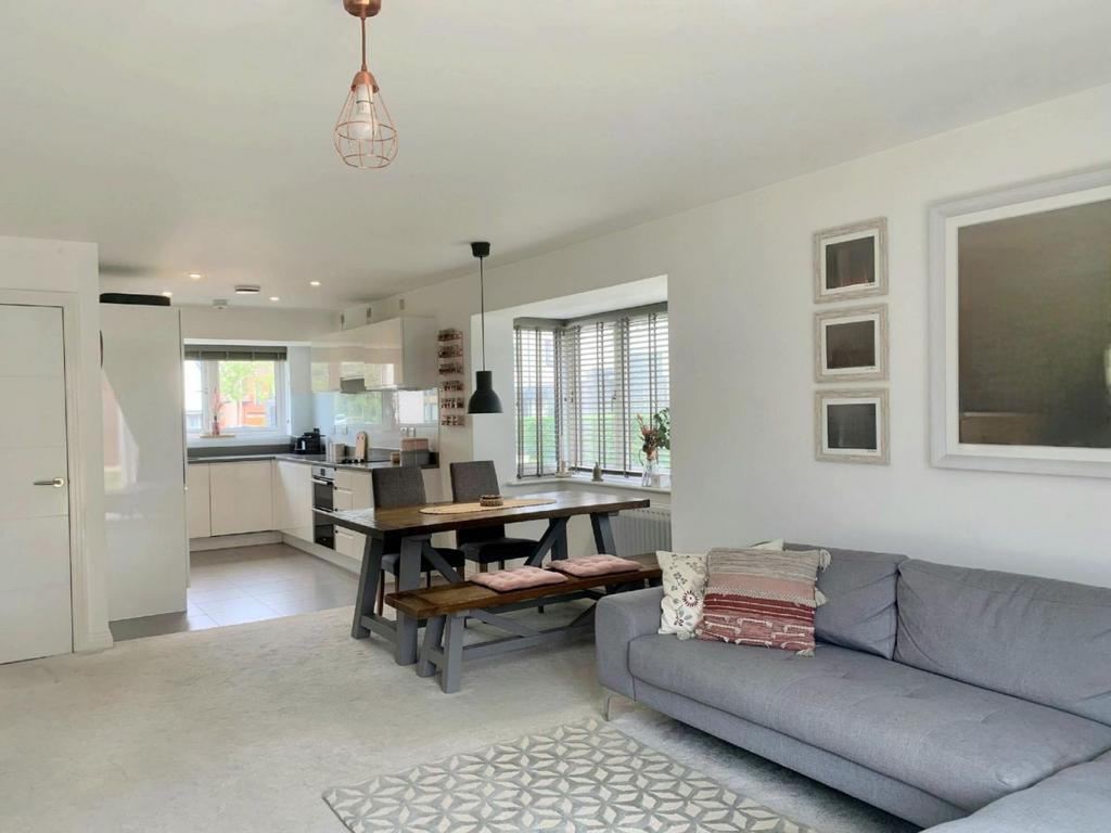 Living/dining/family room