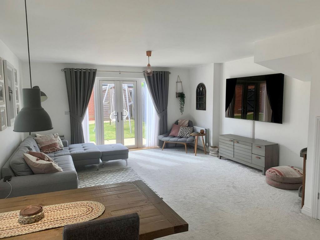 Living/dining/family room