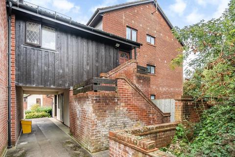 25 Exeter Court, Didcot, OX11 8UH