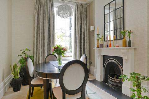 3 bedroom apartment for sale, Kensington Gardens Square, London, W2