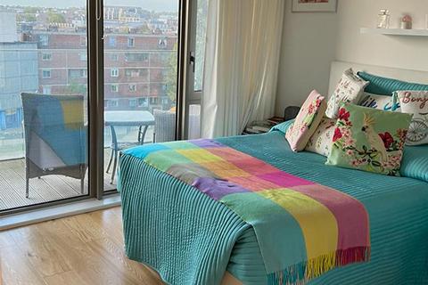 1 bedroom flat for sale, Portobello Square, W10