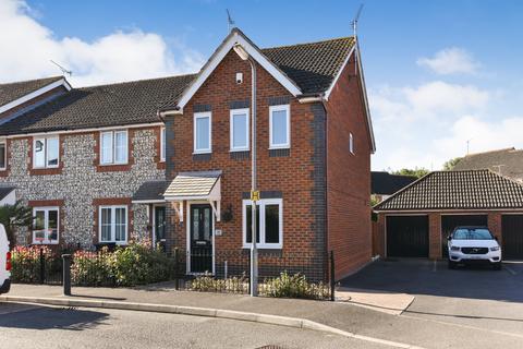 3 bedroom end of terrace house for sale, Long Common, Heybridge