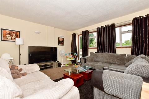 2 bedroom flat for sale - Ankerdine Crescent, London