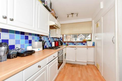 2 bedroom flat for sale, Ankerdine Crescent, London