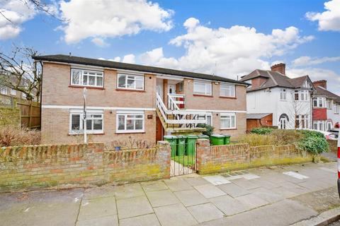 2 bedroom flat for sale, Ankerdine Crescent, London