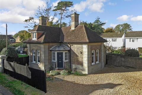 3 bedroom detached house for sale - Aldwick Street, Bognor Regis, West Sussex