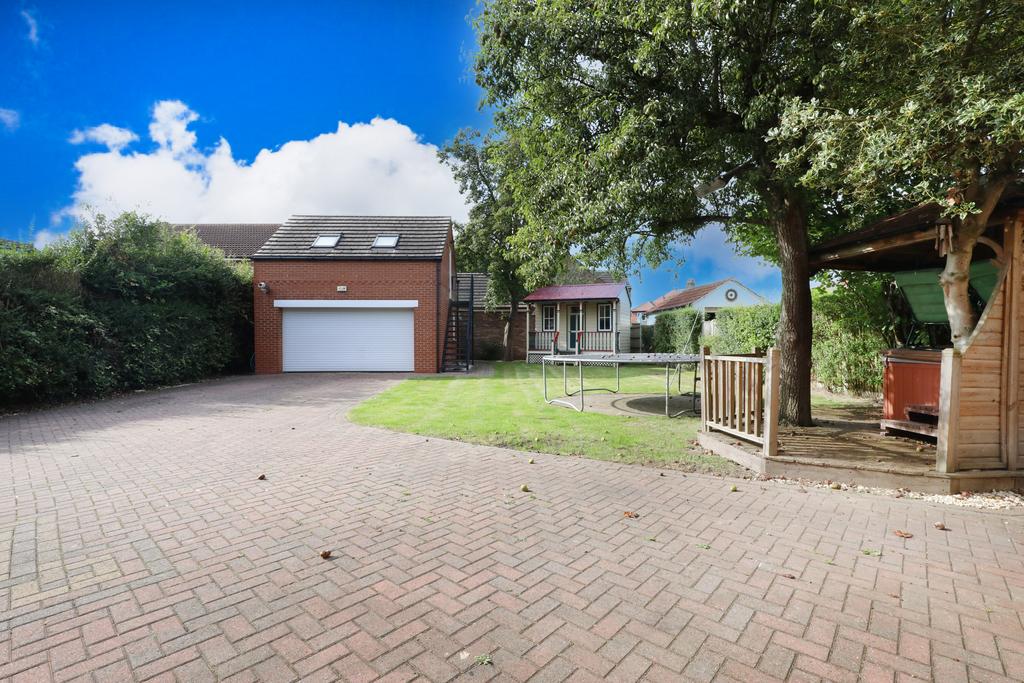 Braycliff House, Doncaster Road, Brayton, Selby 5 bed detached house