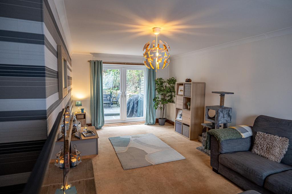 Netherton Road, Worksop, S80 3 bed semidetached house for sale £160,000