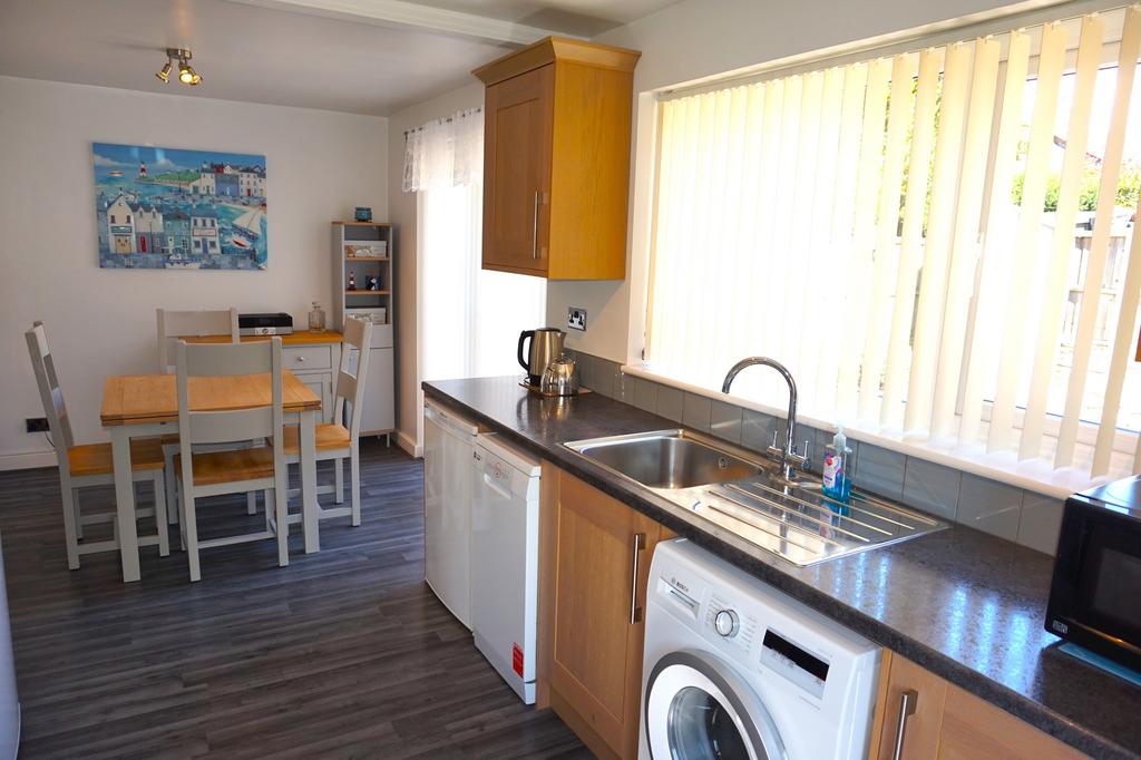 Windermere Close, Worksop, S81 3 bed semidetached house for sale £