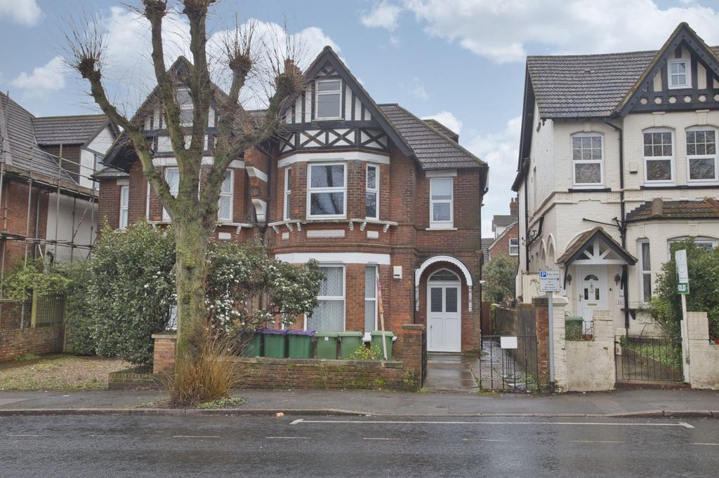 Radnor Park Road, Folkestone, CT19 2 bed apartment for sale £220,000