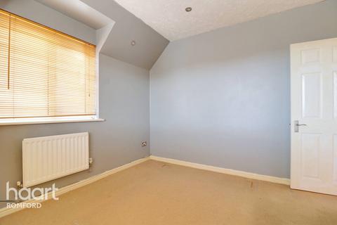 2 bedroom apartment for sale, Lupin Close, Romford