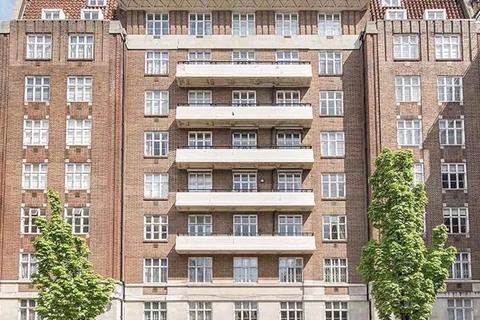 2 bedroom flat to rent, Chesterfield Gardens, Mayfair