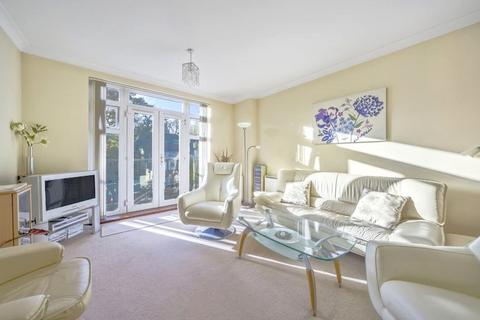 2 bedroom flat for sale, Mayfair Court, Stonegrove, HA8