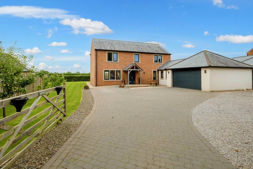 Pine House, Grange Park Road, Orton Grange, Carlisle, Cumbria CA5 4 bed