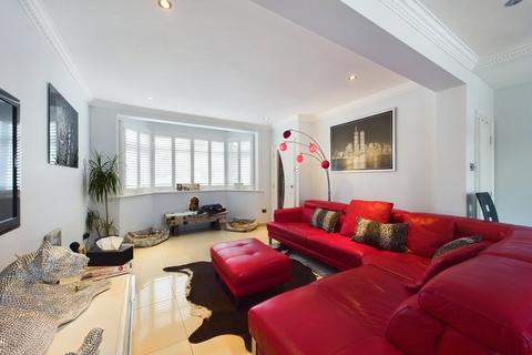 177 Royal Crescent, Ruislip, HA4 0PN