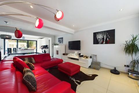 177 Royal Crescent, Ruislip, HA4 0PN