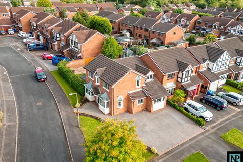 4 bedroom detached house for sale, Lindisfarne, Glascote, B77