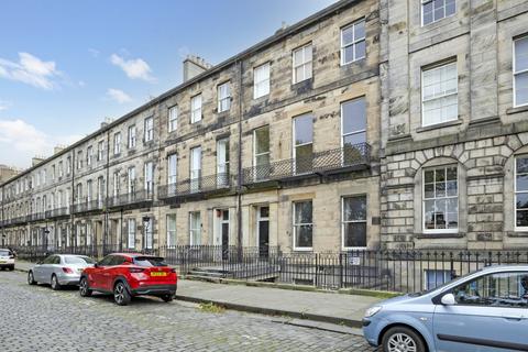 2 bedroom flat for sale - 11/2 Fettes Row, New Town, Edinburgh, EH3 6SE