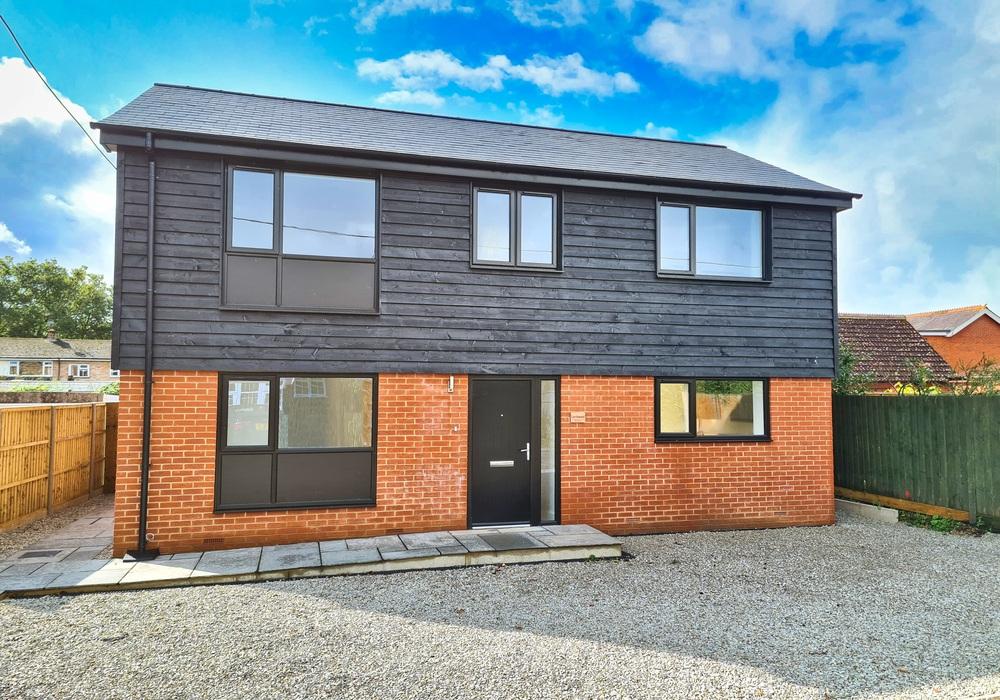 New Inn Lane, Bartley SO40 3 bed detached house for sale £625,000