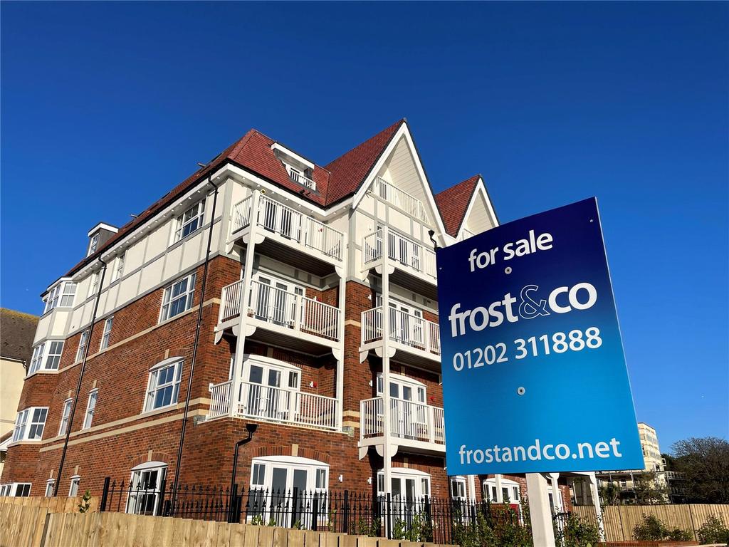 West Cliff Gardens, Bournemouth, BH2 2 bed apartment for sale £585,000
