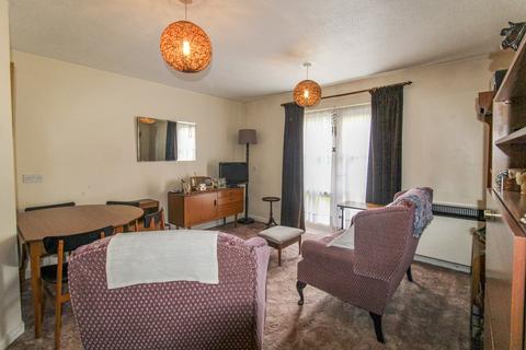 1 bedroom apartment for sale, Farley Court, Church Road East, Farnborough , GU14
