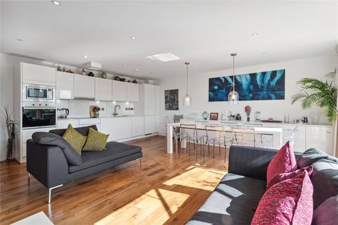 3 bedroom flat to rent, Grand Canal Apartments, 56 De Beauvoir Crescent, London