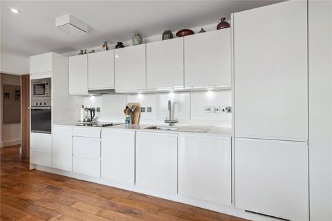 3 bedroom flat to rent, Grand Canal Apartments, 56 De Beauvoir Crescent, London