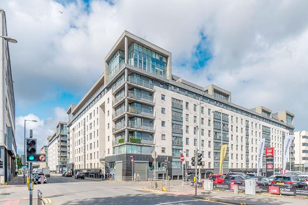 Wallace Street, Penthouse Apartment... 4 bed penthouse £170,000
