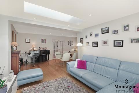 18 Stonards Hill, Epping, CM16 4QF