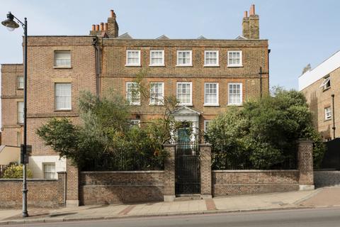 6 bedroom semi-detached house for sale, East Hill, London SW18