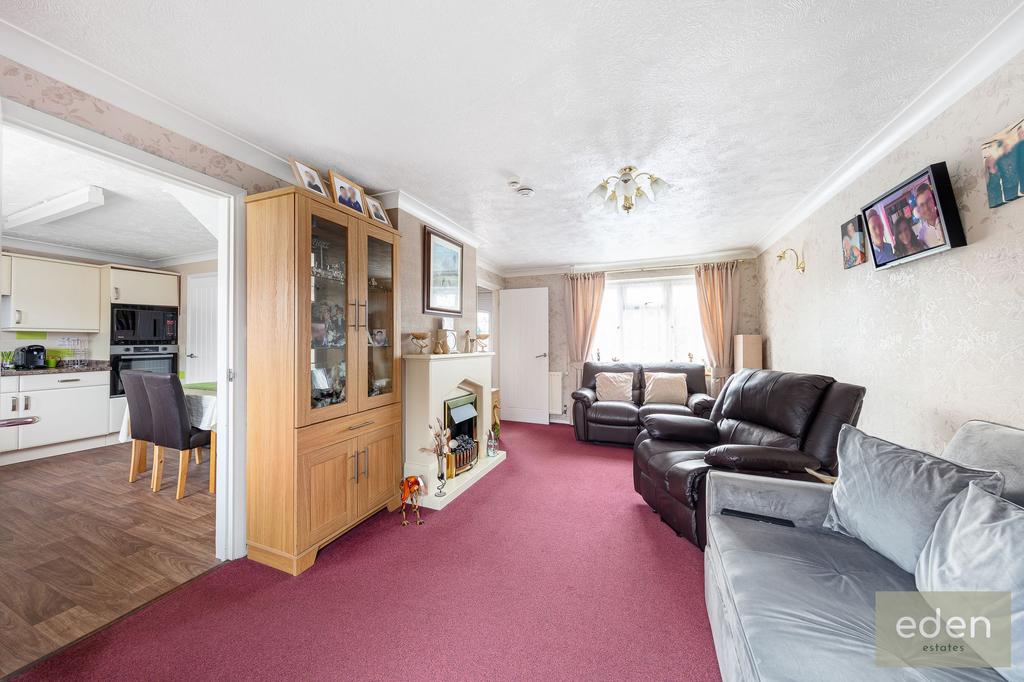 Plover Road, Larkfield, ME20 3 bed terraced house for sale £320,000