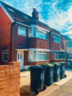 6 bedroom end of terrace house to rent, 15 Lower Road Beeston, Nottingham, NG9 2GT