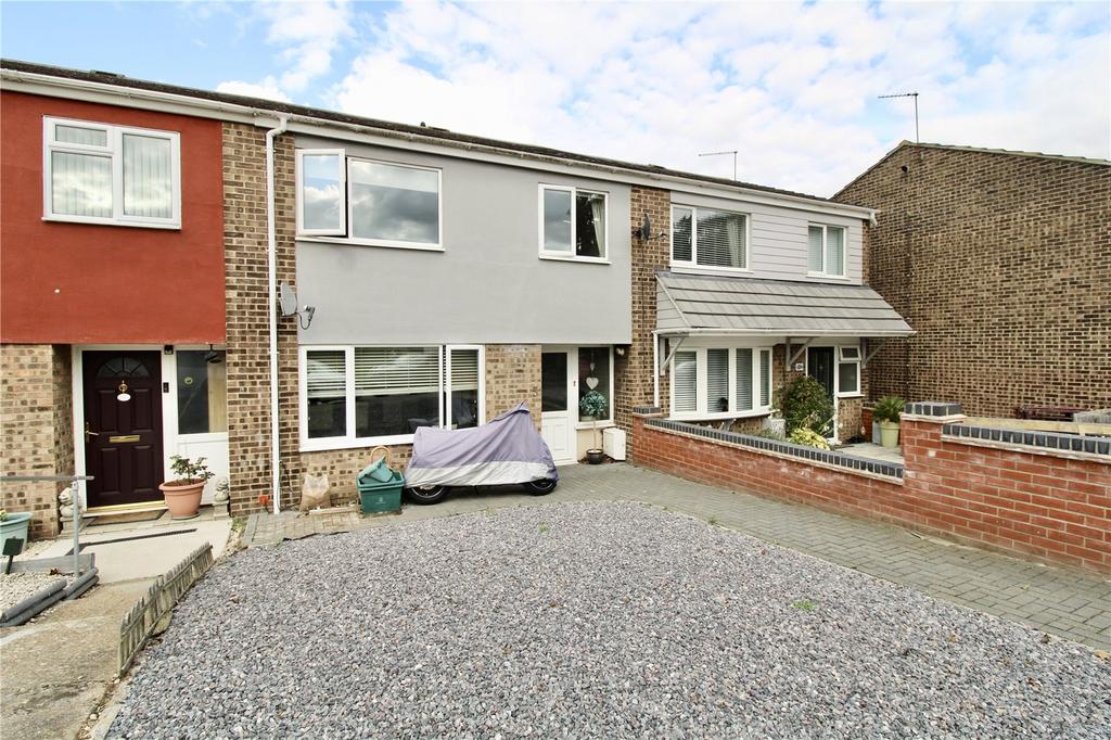 Queen Mary Avenue, Colchester, Essex, CO2 3 bed terraced house for sale