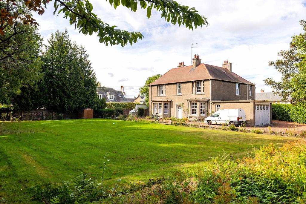 17 Galadale, Newtongrange, Dalkeith, EH22 4RQ 6 bed detached house for