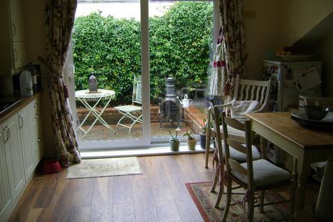 undefined, Petersfield Road, Greatham GU33