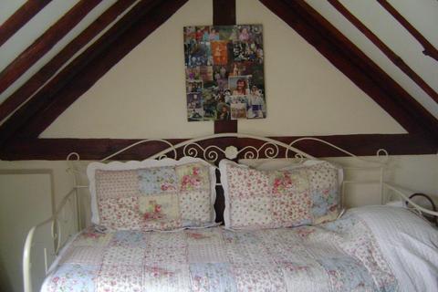 undefined, Petersfield Road, Greatham GU33