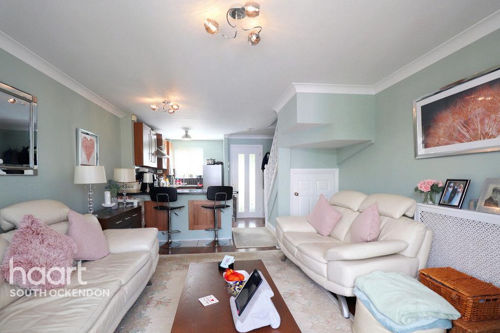 St Michaels Close, Aveley 2 bed end of terrace house £325,000