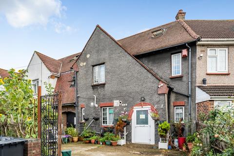 5 bedroom terraced house for sale, Carlyle Avenue, Southall, UB1